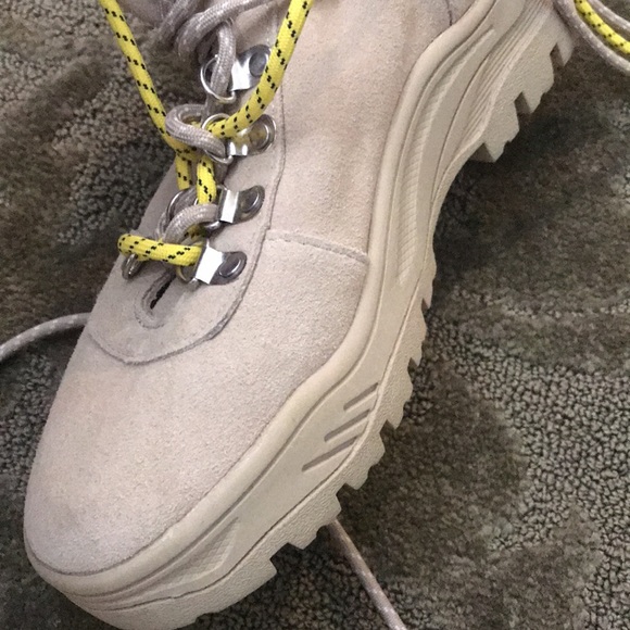 Suede boots - Picture 4 of 8